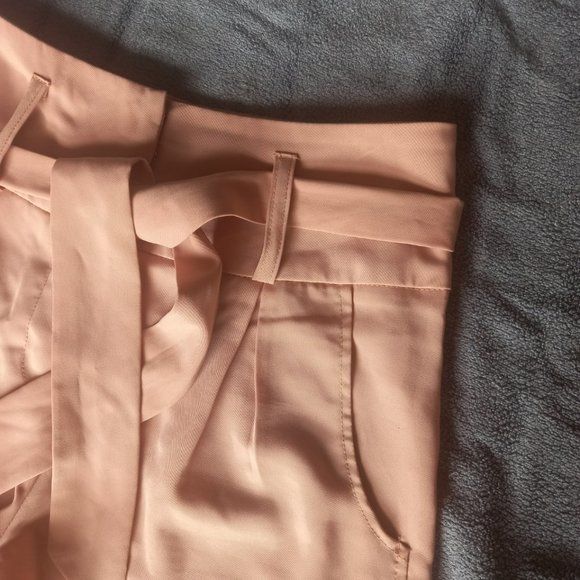 🥳 HOST PICK! 🥳 Ally peach high waisted, belted shorts, front/back pockets (8) - Picture 3 of 5